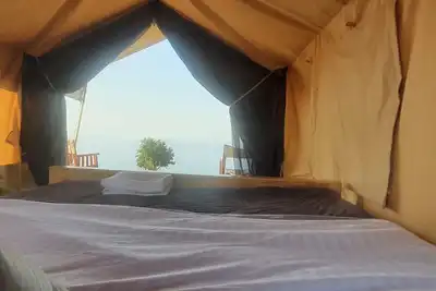 Image de Luxury private tented camp with Lake views