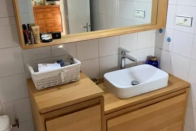 Image de Maison de pêcheur face à la mer, dans le village, près du port, à 5mn des plages