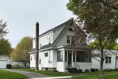 Image de Charming 3 Brm family home in quiet neighborhood. 2 blocks from Lake Ontario.