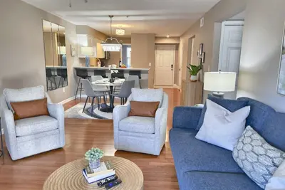 Image de 3 Pools, Hot Tub, Sports Courts, Resort, Golf, Gorgeous All New Condo!