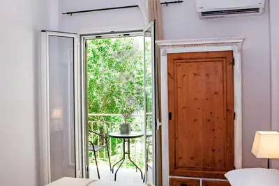 Image de Lovely Corfu Apartment | 1 Bedroom | Tulip House | Close to Centre of Town & All Amenities | Corfu Town