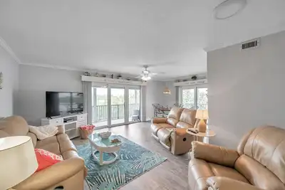 Image de Waterfront End Unit Townhome with Garage(Ss-23)