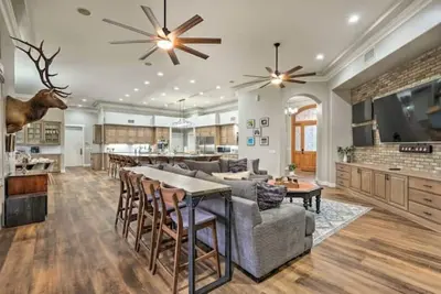 Image de Omega House w/ Pool & Pickleball