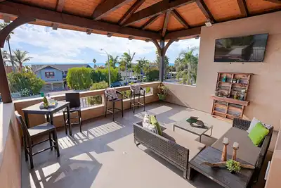 Image de Rooftop Oceanview Patio | 5br Remodeled Home