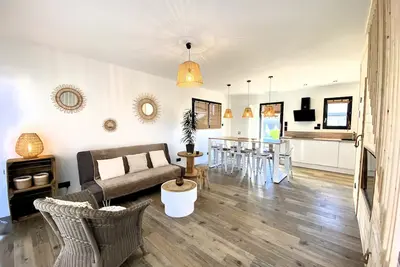 Image de Villa Yucca, jolie maison neuve à 10 minutes à pied de la plage