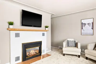 Image de Cute and Cozy Hermantown Home!