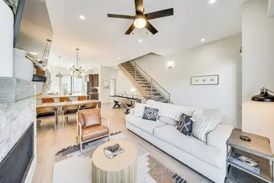 Image de Rooftop Mtn View & Hot Tub: Silverthorne Home!