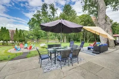Image de Waterfront Wallkill Duplex Home w/ Fire Pits!