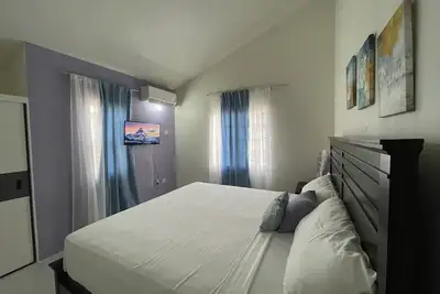 Image de Beautiful House Less Than 5 Mins Away From Beach and Pool