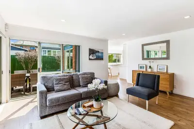 Image de Private and Sunny 3br with parking I Zodiak Stays