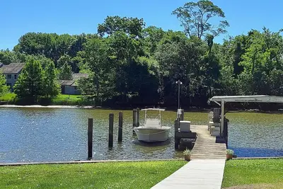 Image de Cozy Coastal Waterfront Retreat