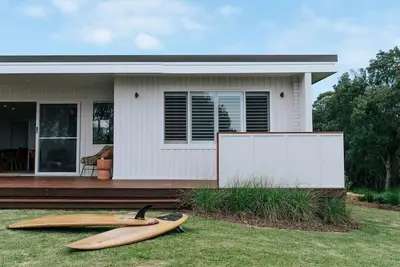 Image de Beachfront house - water views and beach track opposite