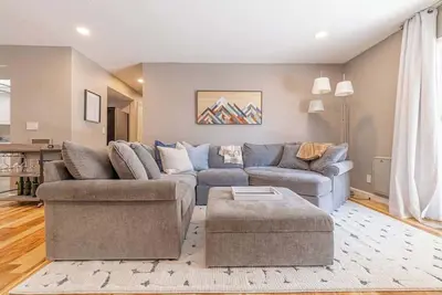 Image de Vibrant Boho Family Home 3 Bed Pet Friendly Unr