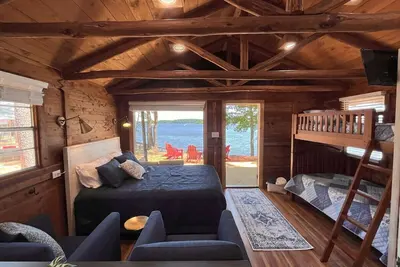 Image de Rustic Cedar Waterfront Cabin 7 on Toledo Bend