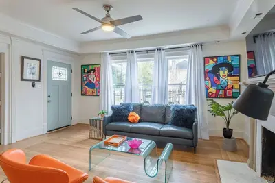 Image de Your Montrose Gem! Sleeps 33/12br/5. 5ba/6pa