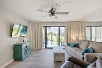 Image de Room for Everyone: Updated 2-Story Roomy Villa near Beach, Pools, Golf & Dining