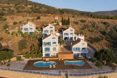 Image de Meliti is a villa with a small garden with barbeque next to the sea