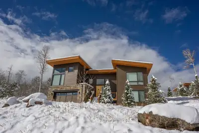 Image de Red Fox Lodge - Mountain Modern Luxury Rental