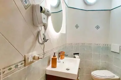 Image de 1-Bedroom Apartment with Terrace - On 2 Levels