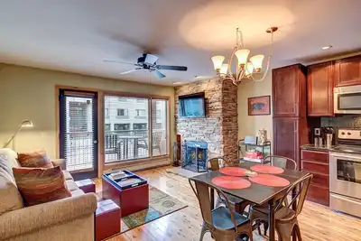 Image de Beautiful Condo Central to Main Street and Peak 9!