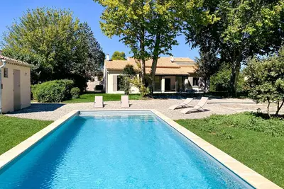 Image de Villa avec Piscine et grand jardin proche centre ville