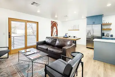 Image de Near Downtown Stylish 2br With Amazing Patio - 2