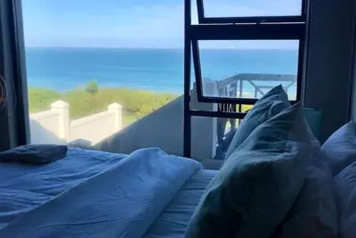 Image de C Breeze Holiday House - Beachfront Bliss!