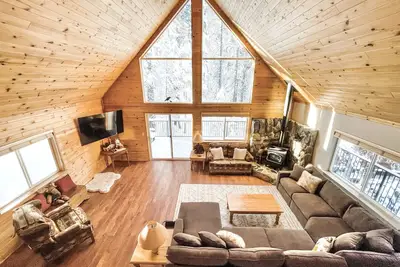 Image de Hibernation station Peaceful Cabin Retreat - Fireplace, Hiking, blue lake spring