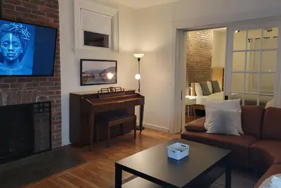 Spacious 1-Bedroom Apartment In Pittsburgh (B1)