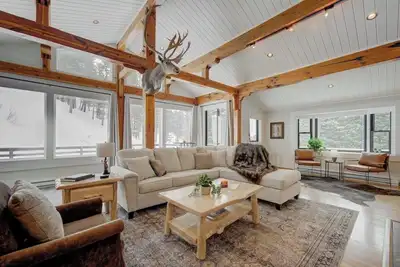 Image de Quinn Peaks Retreat House with a hot tub!