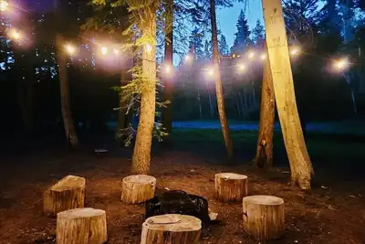 Image de Cabin In The Woods- hot tubbing yes, demons no
