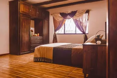Image de Elegant and rustic spacious house