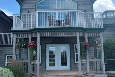 Image de Magnificent two bedroom large balconies amazing water views