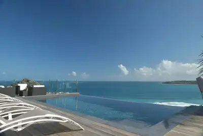 Image de Two Full Kitchens & Living Areas 6 Bedrooms All With Bathroom In Suite