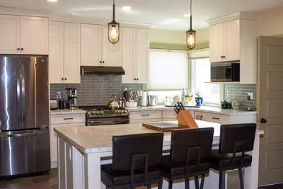 Image de Character Home off Broadway