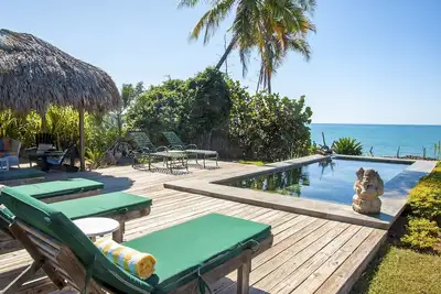 Image de Driftwood Private Seafront Villa w/ Pool, 3-Bedrooms & Private Cook