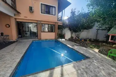 Image de Casa com Piscina e Banheira Hidro em Piratininga