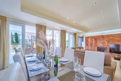 Image de Majestic Costa De Sol Villa | 4 Bedrooms | Villa Jordania | Close to Beach & Sea | Mijas