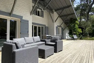 Image de Villa Capucine, Niché sous Les Pins, Plage à 200 M