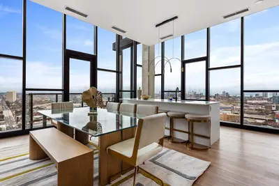 Image de 3 Penthouses, 1 Floor, Group Stay, Sleeps 21