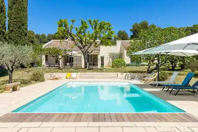 Image de Family home with pool at the foot of the Garlaban mountains