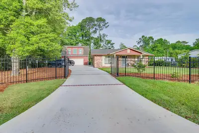 Image de Charming Bluffton Vacation Home w/ Yard!