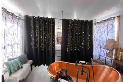 Image de The Burrow Tiny Luxury