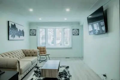Image de Newly Renovated 3 Bedroom Home in East Windsor