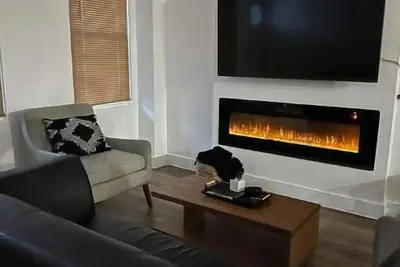 Image de Enjoy a Stylish centrally-located home 15min to Most Philly Attractions/Airport.