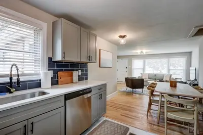 Image de Renovated 2 Br home close to Lancaster attractions