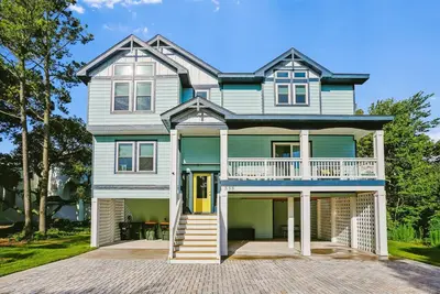 Image de 1554 - Lay by the Sound, Beautiful Corolla Soundfront Home with Private Pool and Secluded Dock!