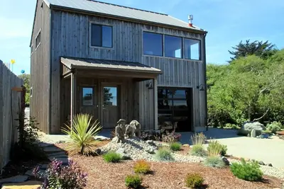 Image de Rock Garden: 30-day rental with ocean view, up from Old Town Bandon waterfront