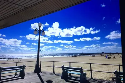 Image de Enjoy the beauty of living on the Jersey Shore beautiful Avon by the Sea.