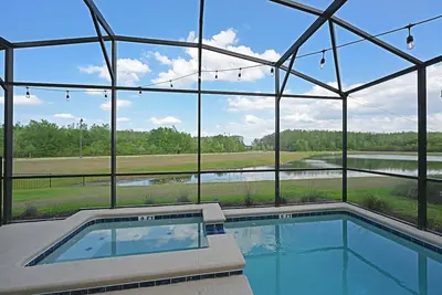 Image de 5br/5ba Pool/Game Villa sleeps 14 @ Storey Lake